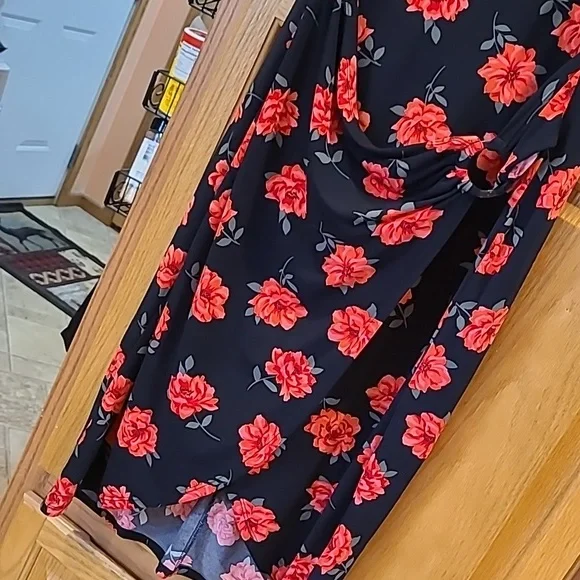 Dress - Picture 4 of 7